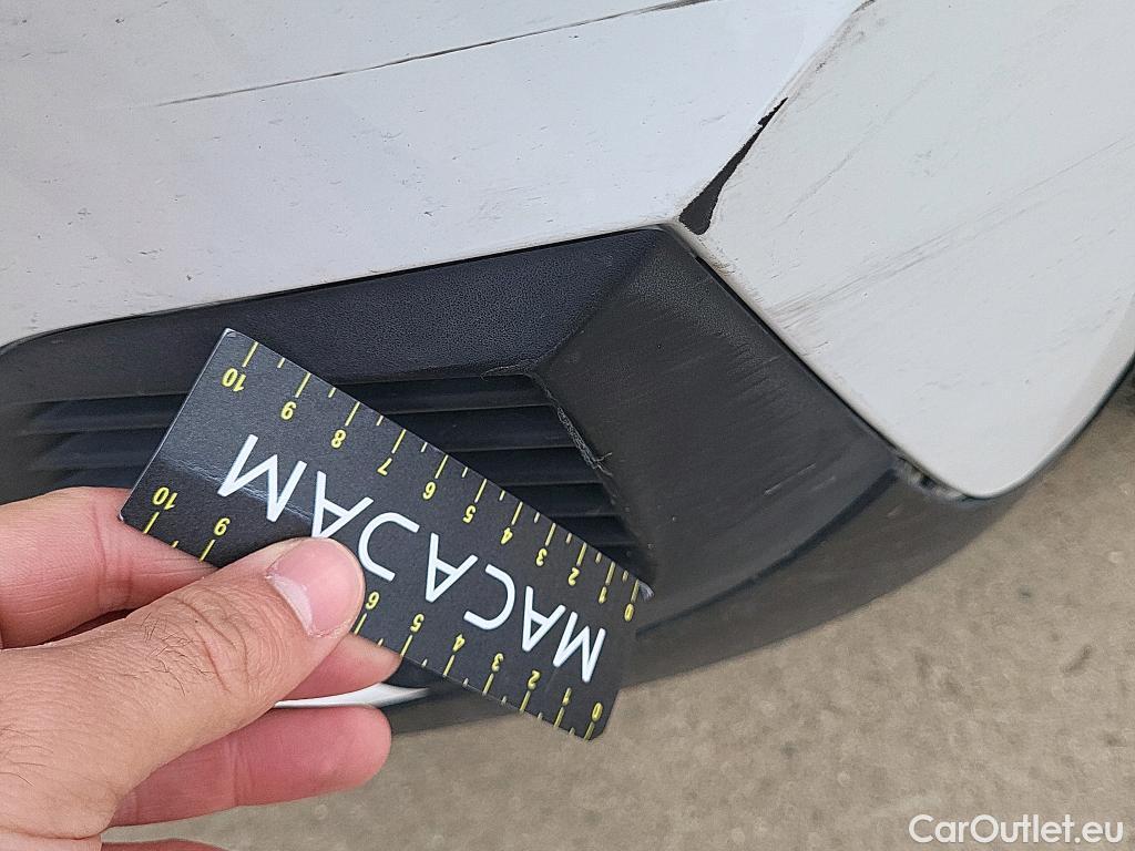  Peugeot  2008 PEUGEOT  / 2019 / 5P / todoterreno Active BlueHDI 100 S&S BVM6 #22