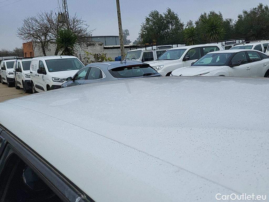  Peugeot  2008 PEUGEOT  / 2019 / 5P / todoterreno Active BlueHDI 100 S&S BVM6 #29