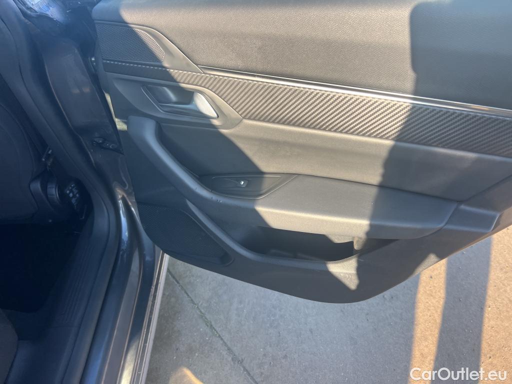  Peugeot  508 PEUGEOT  / 2018 / 5P / berlina con portón 5P Active Pack BlueHDi 130 S&S EAT8 (AC) #17