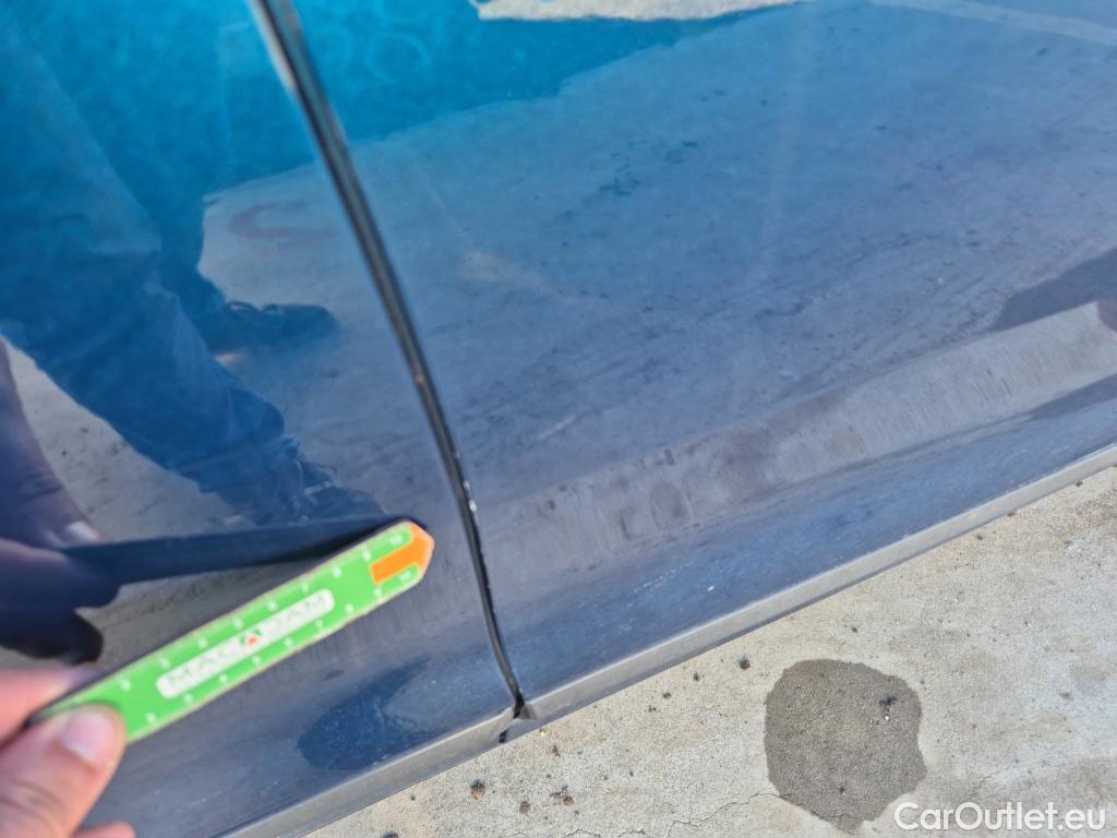  KIA  Niro KIA  / 2016 / 5P / crossover 1.6 GDi Híbrido 104kW (141CV) Drive #26