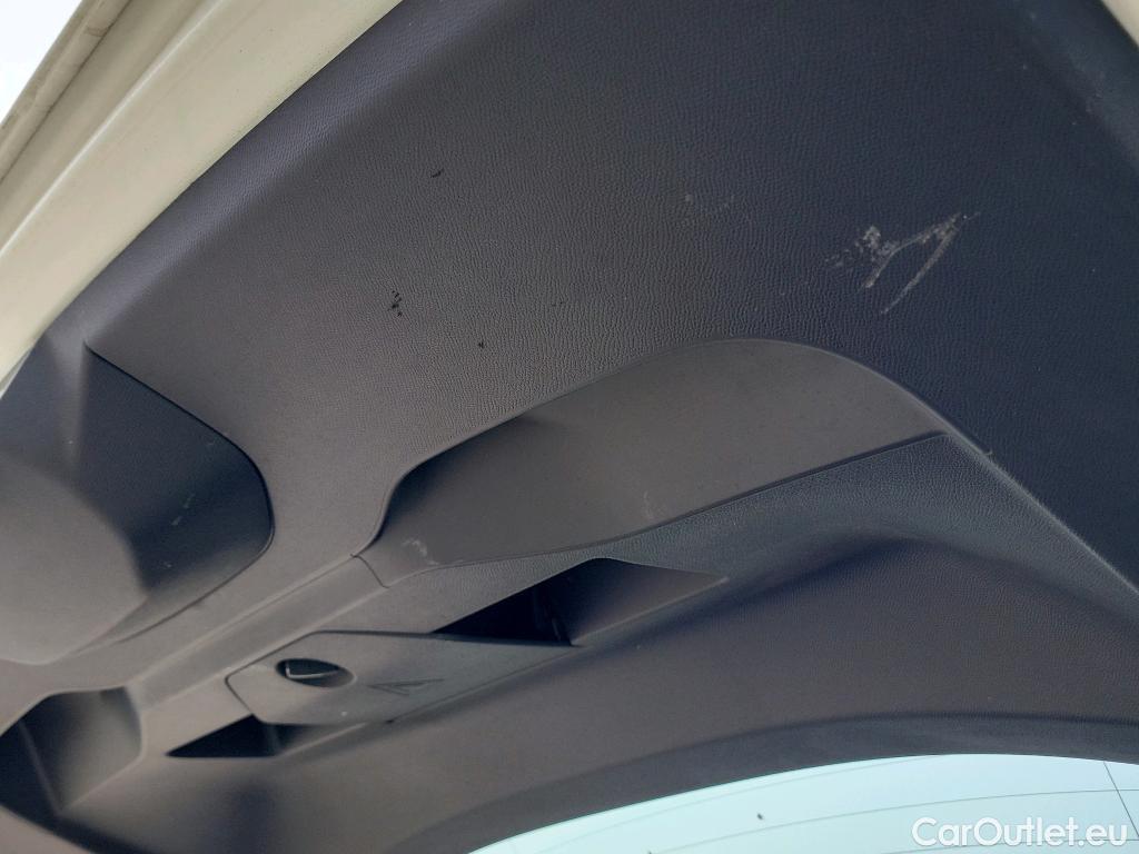  Peugeot  2008 PEUGEOT  / 2019 / 5P / todoterreno Active BlueHDI 100 S&S BVM6 #11