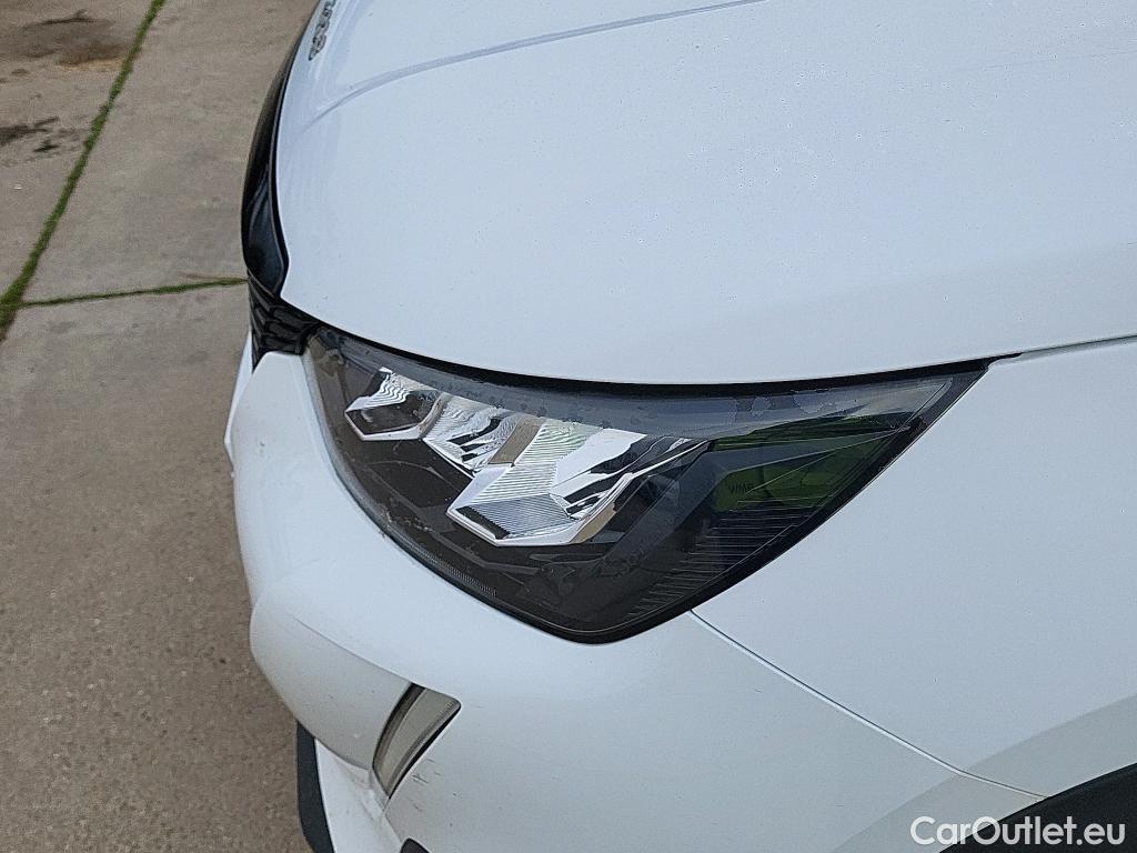  Peugeot  2008 PEUGEOT  / 2019 / 5P / todoterreno Active BlueHDI 100 S&S BVM6 #19