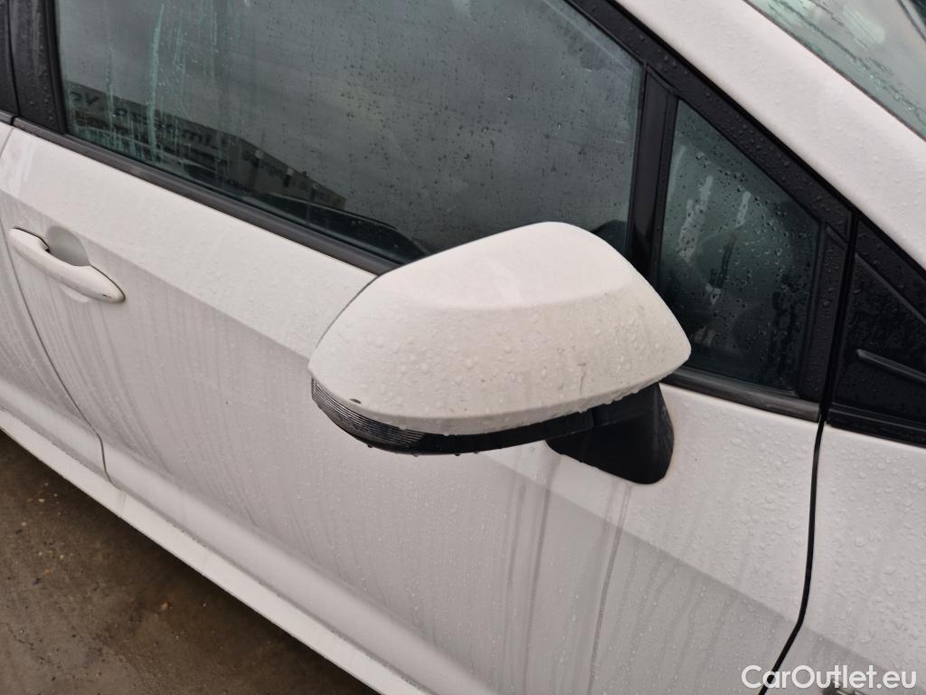  Toyota  Corolla TOYOTA  1.8 125H ACTIVE TECH E-CVT #40