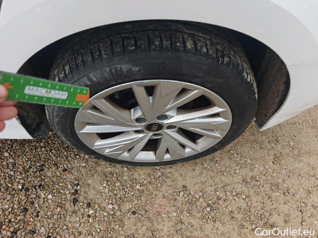  Audi  A3 AUDI  / 2020 / 5P / berlina con portón Sportback Advanced 30 TFSI 81kW S tronic (AC) #12