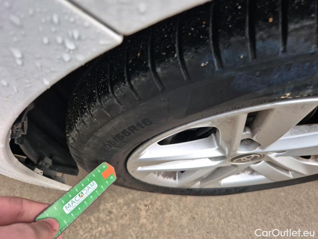  Toyota  Corolla TOYOTA  1.8 125H ACTIVE TECH E-CVT #17