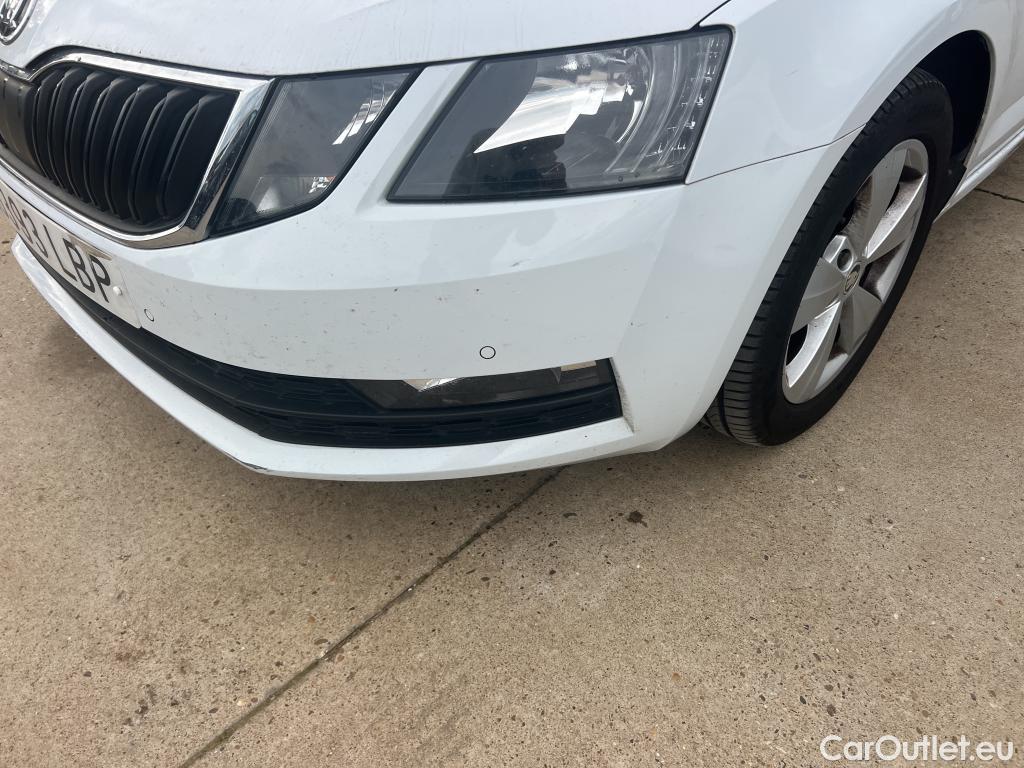  Skoda  Octavia SKODA  / 2016 / 5P / familiar Combi 1.6 TDI CR 85KW (115CV) Like #14
