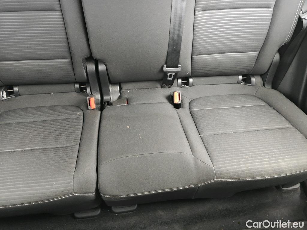  Ford  Kuga FORD  / 2019 / 5P / todoterreno Titanium 2.5 Duratec FHEV 140kW Auto #68