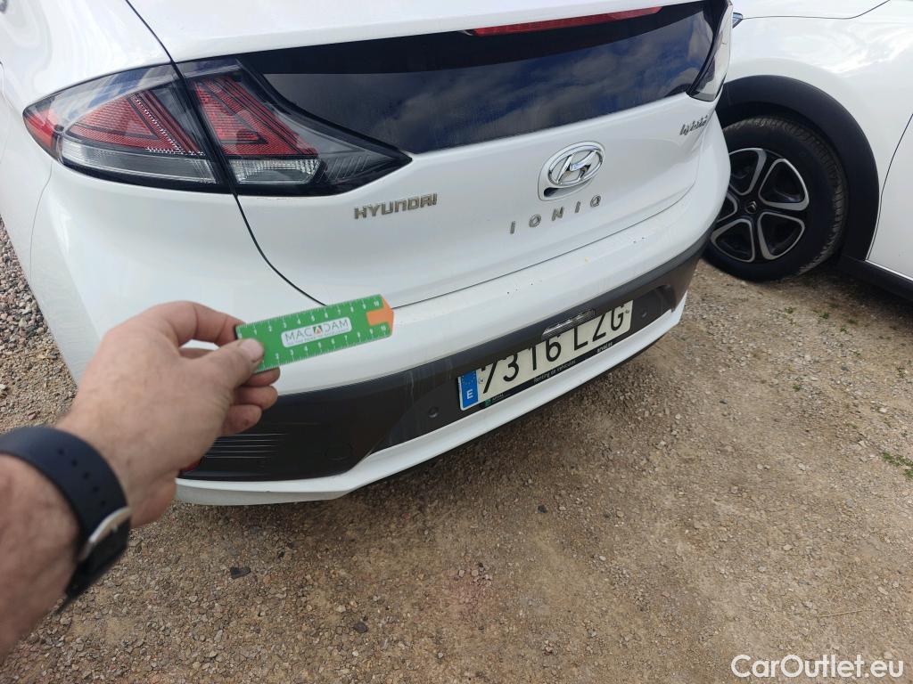  Hyundai   Ioniq HYUNDAI / 2019 / 5P / berlina con portón 1.6 GDI HEV Tecno DCT #14