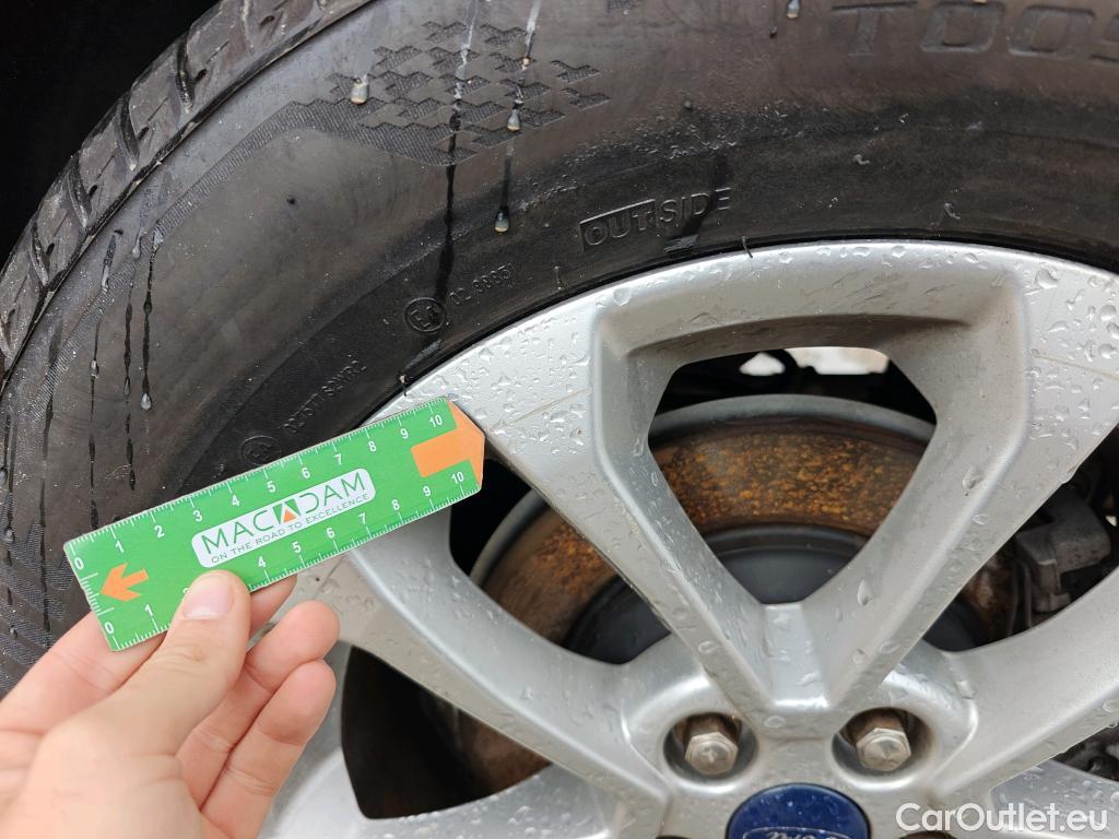  Ford  Kuga FORD  / 2019 / 5P / todoterreno Titanium 2.5 Duratec FHEV 140kW Auto #25