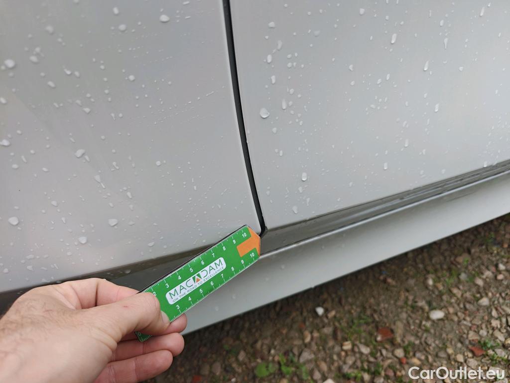  Bmw  Serie 3 BMW  / 2018 / 4P / sedán 318d Auto. #28