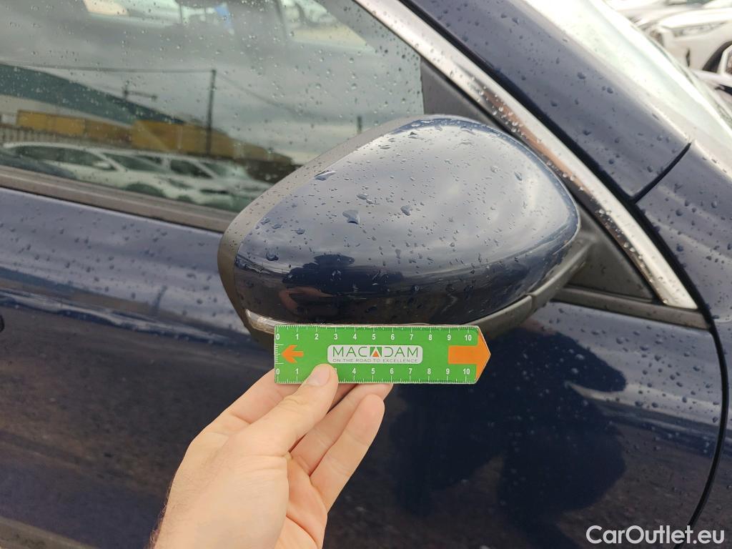  Ford  Kuga FORD  / 2019 / 5P / todoterreno Titanium 2.5 Duratec FHEV 140kW Auto #35