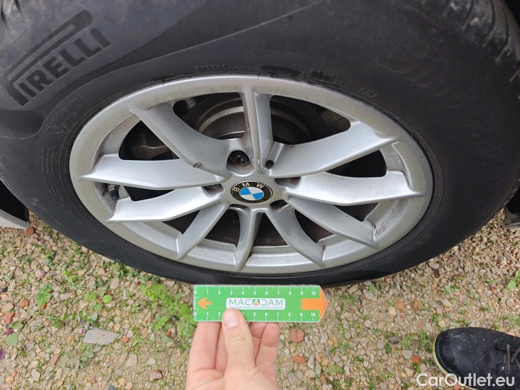  Bmw  Serie 3 BMW  / 2018 / 4P / sedán 318d Auto. #3