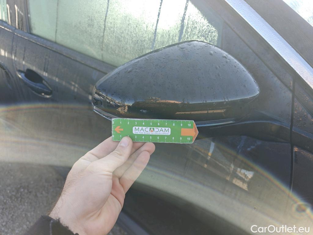  Peugeot  3008 PEUGEOT  / 2016 / 5P / todoterreno 1.5L BlueHDi 96kW (130CV) S&S Active #52