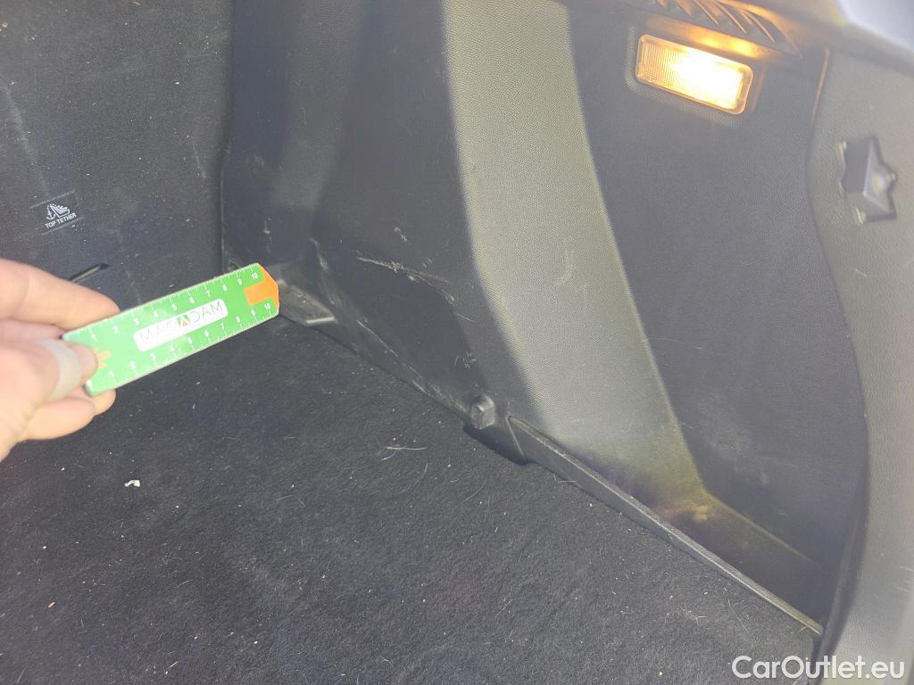  Peugeot  2008 PEUGEOT  / 2019 / 5P / todoterreno Allure BlueHDI 81kW (110CV) #14