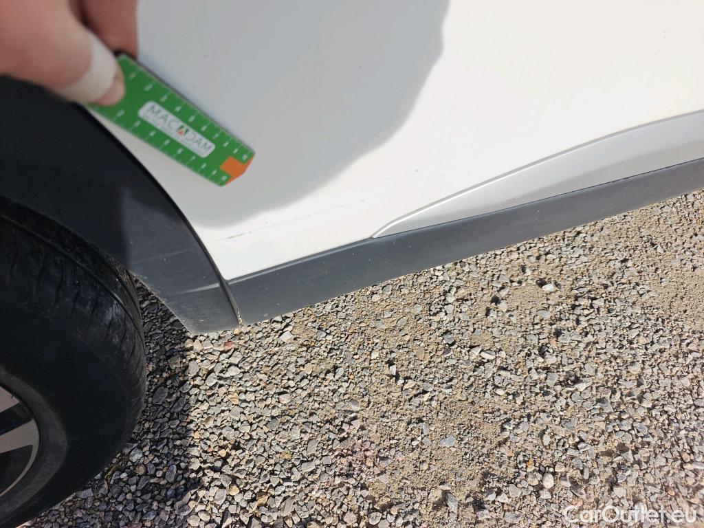  Peugeot  2008 PEUGEOT  / 2019 / 5P / todoterreno Allure BlueHDI 81kW (110CV) #13