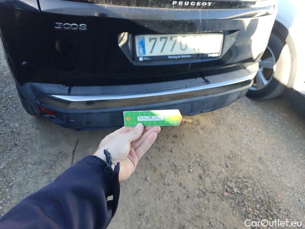  Peugeot  3008 PEUGEOT  / 2016 / 5P / todoterreno 1.5L BlueHDi 96kW (130CV) S&S Active #42