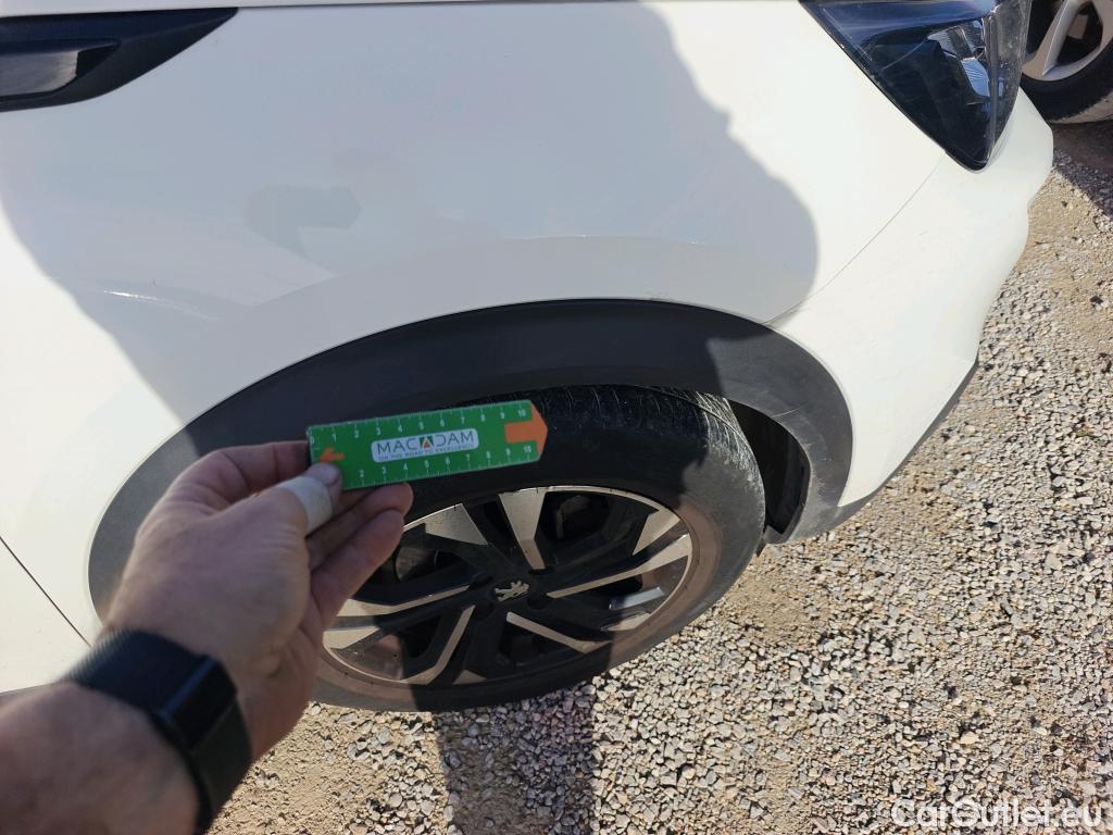  Peugeot  2008 PEUGEOT  / 2019 / 5P / todoterreno Allure BlueHDI 81kW (110CV) #29