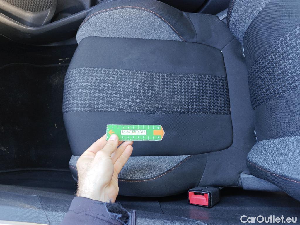  Peugeot  3008 PEUGEOT  / 2016 / 5P / todoterreno 1.5L BlueHDi 96kW (130CV) S&S Active #63