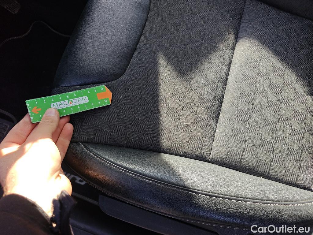  KIA  Niro KIA  / 2019 / 5P / crossover 1.6 GDi HEV 104kW (141CV) Drive #57