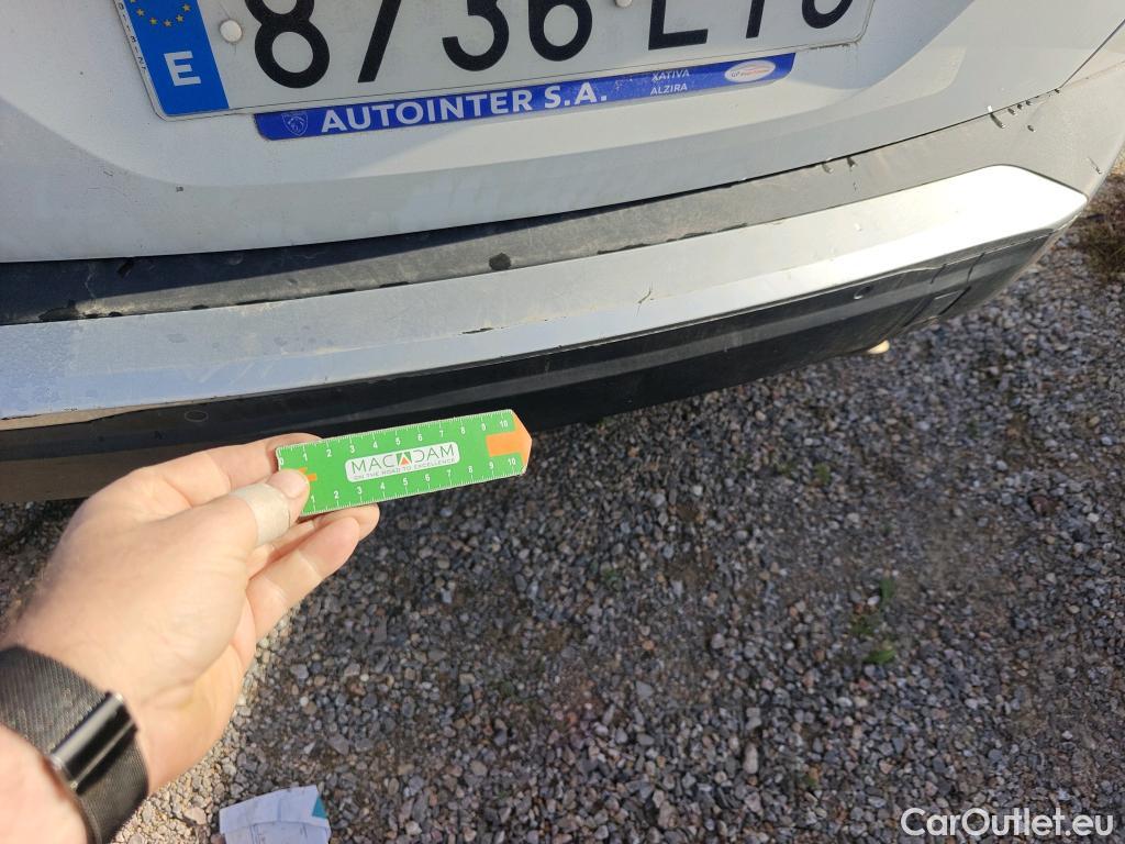  Peugeot  2008 PEUGEOT  / 2019 / 5P / todoterreno Allure BlueHDI 81kW (110CV) #27