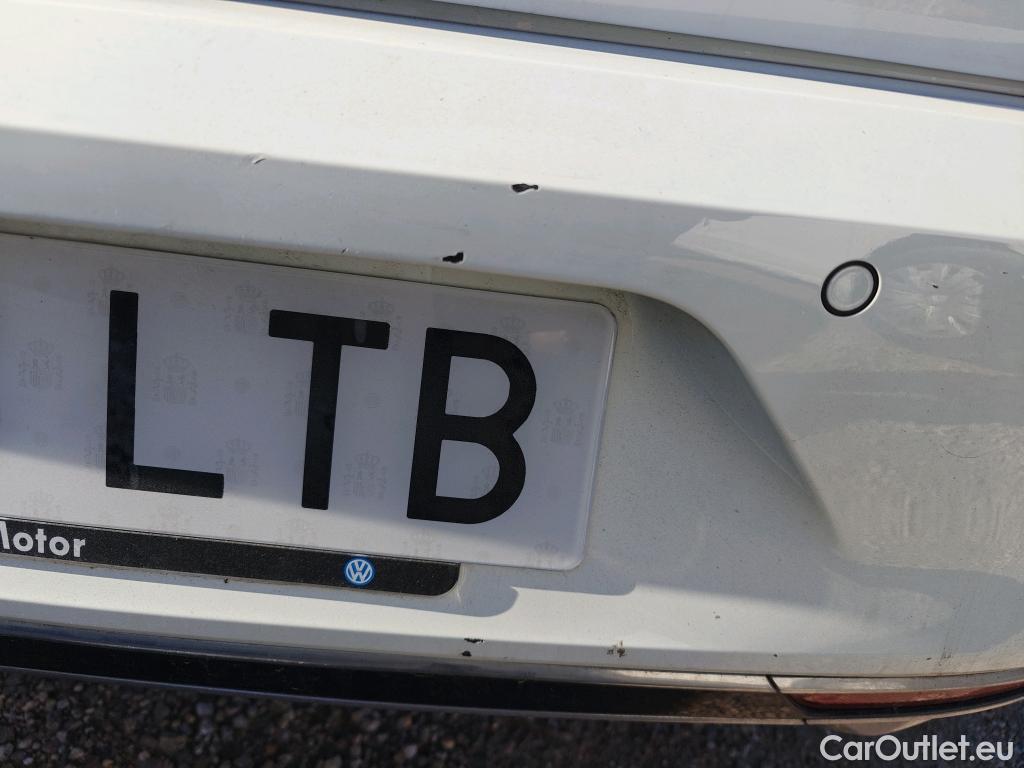  Volkswagen  Passat VOLKSWAGEN  / 2019 / 4P / sedán R-Line 2.0 TDI 110kW (150CV) DSG #35