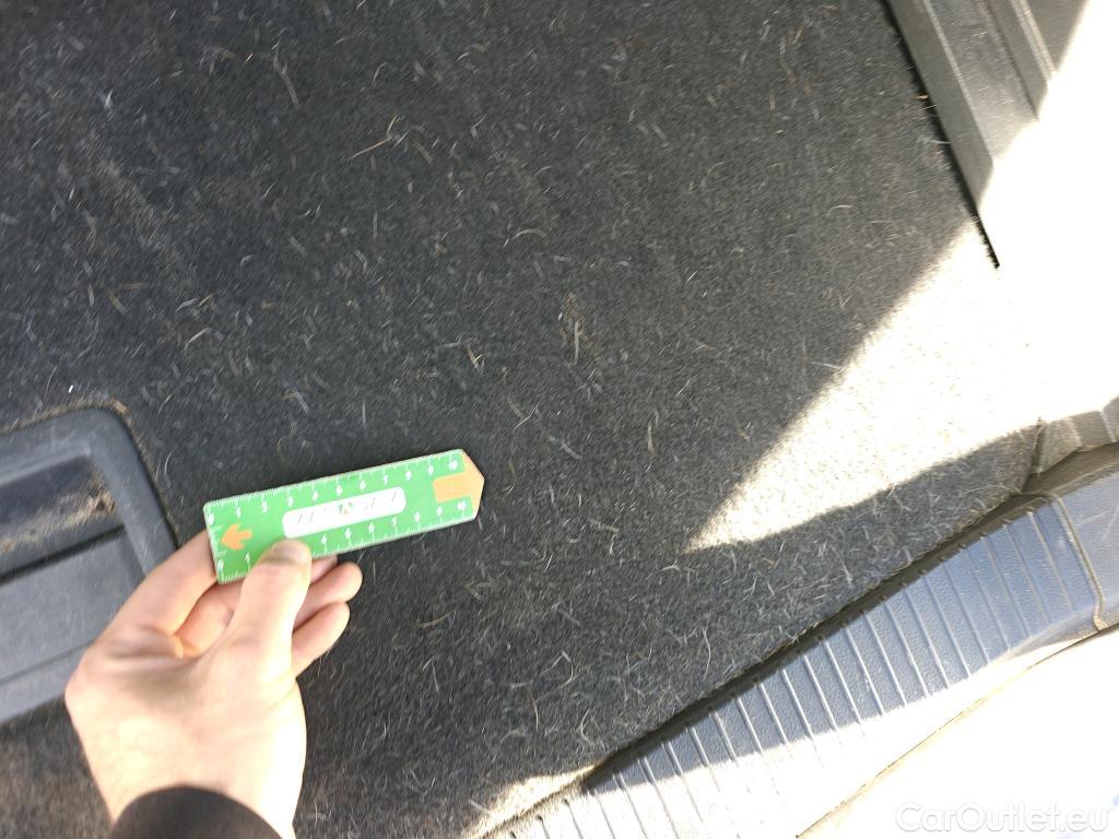  Volkswagen  Passat VOLKSWAGEN  / 2019 / 5P / familiar Variant Business 2.0 TDI 110kW #23