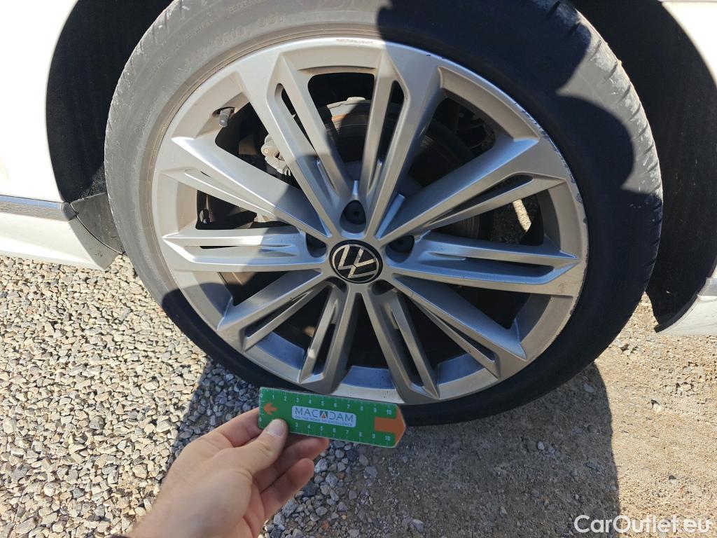  Volkswagen  Passat VOLKSWAGEN  / 2019 / 4P / sedán R-Line 2.0 TDI 110kW (150CV) DSG #22