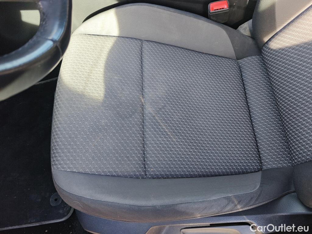  Volkswagen  Passat VOLKSWAGEN  / 2019 / 5P / familiar Variant Business 2.0 TDI 110kW #28