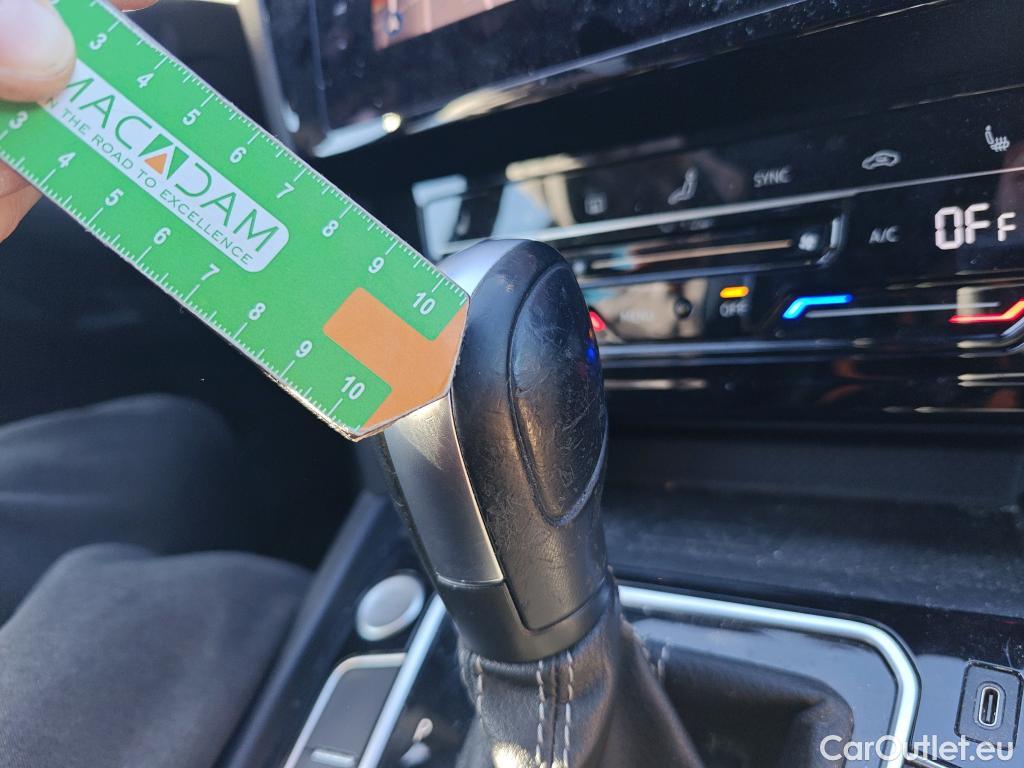  Volkswagen  Passat VOLKSWAGEN  / 2019 / 4P / sedán R-Line 2.0 TDI 110kW (150CV) DSG #32