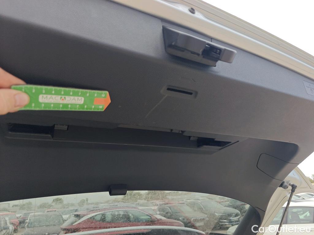  Volkswagen  Golf  VIII Berlina Life 2.0 TDI 115CV MT6 E6dT #8