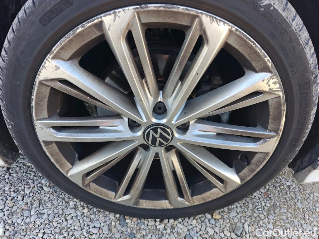  Volkswagen  Passat VOLKSWAGEN  / 2019 / 4P / sedán R-Line 2.0 TDI 110kW (150CV) DSG #27
