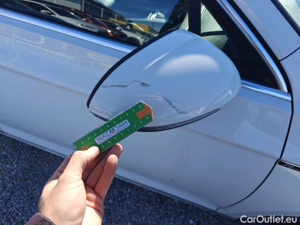  Volkswagen  Passat VOLKSWAGEN  / 2019 / 4P / sedán R-Line 2.0 TDI 110kW (150CV) DSG #42