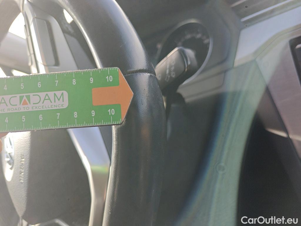  Volkswagen  Passat VOLKSWAGEN  / 2019 / 5P / familiar Variant Business 2.0 TDI 110kW #38