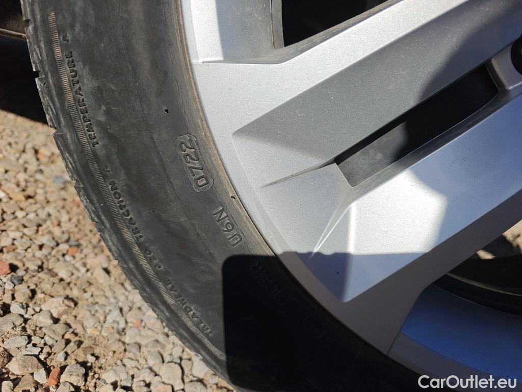  Renault  Captur RENAULT  / 2020 / 5P / todoterreno Intens TCe 90 #41