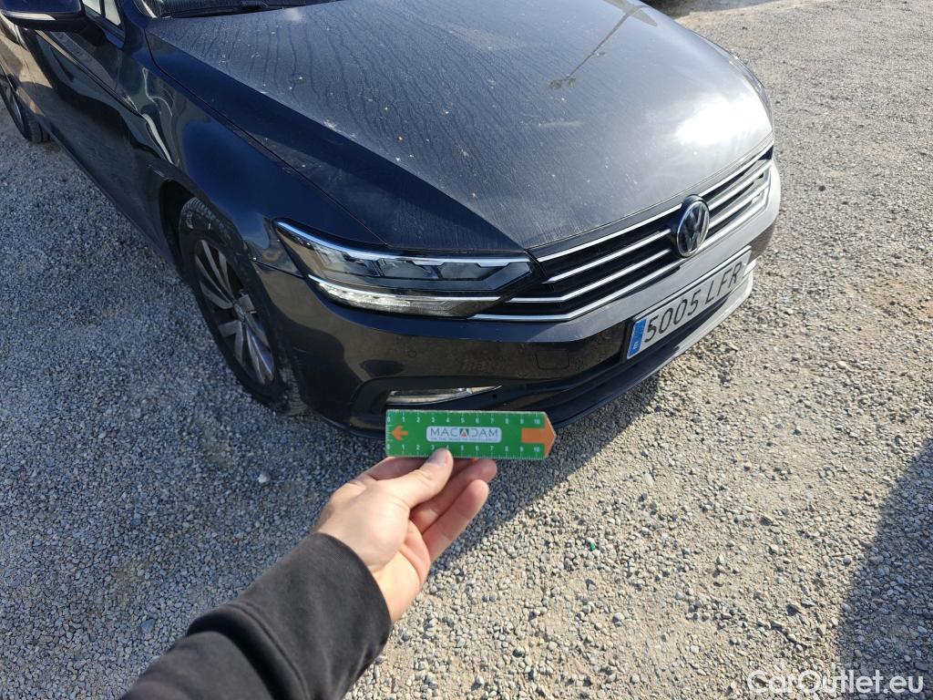  Volkswagen  Passat VOLKSWAGEN  / 2019 / 5P / familiar Variant Business 2.0 TDI 110kW #16