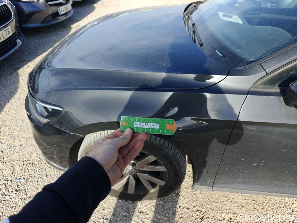  Volkswagen  Passat VOLKSWAGEN  / 2019 / 5P / familiar Variant Business 2.0 TDI 110kW #57