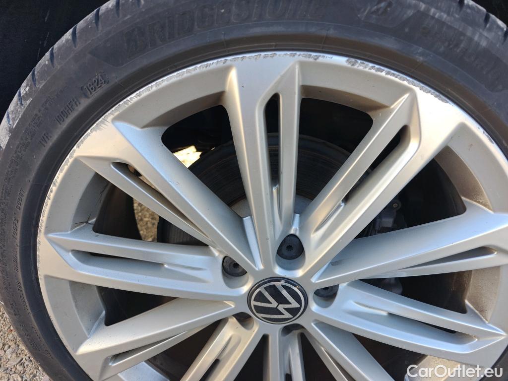  Volkswagen  Passat VOLKSWAGEN  / 2019 / 4P / sedán R-Line 2.0 TDI 110kW (150CV) DSG #25