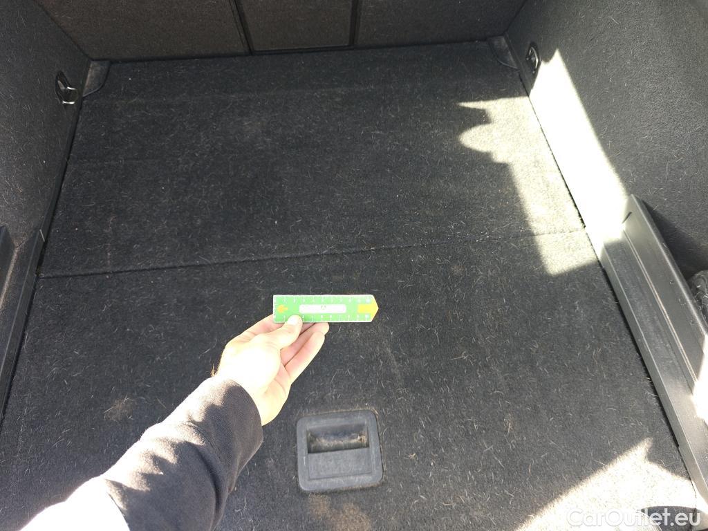  Volkswagen  Passat VOLKSWAGEN  / 2019 / 5P / familiar Variant Business 2.0 TDI 110kW #22