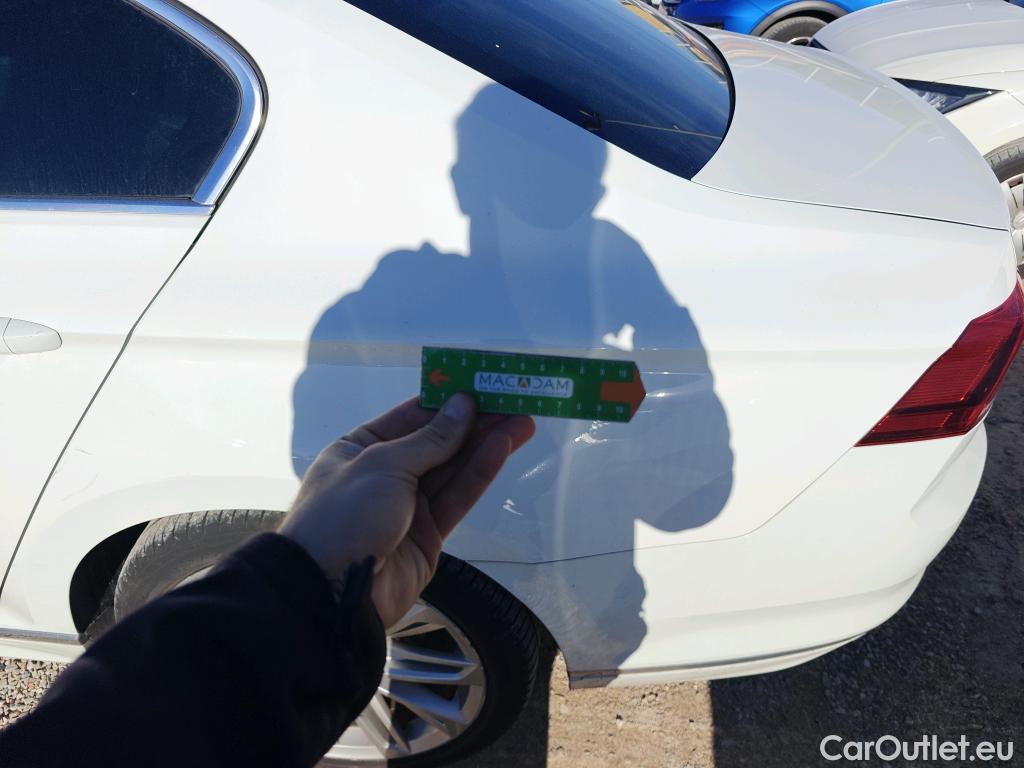  Volkswagen  Passat VOLKSWAGEN  / 2019 / 4P / sedán R-Line 2.0 TDI 110kW (150CV) DSG #12