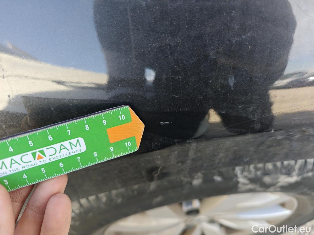  Volkswagen  Passat VOLKSWAGEN  / 2019 / 5P / familiar Variant Business 2.0 TDI 110kW #56