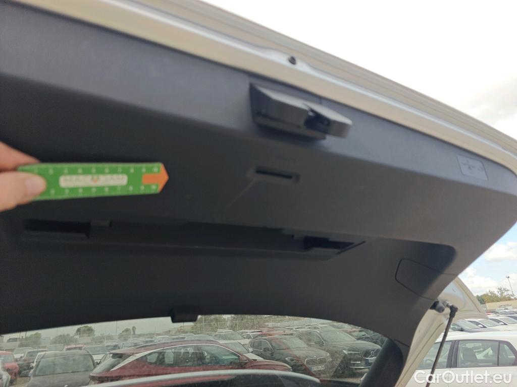  Volkswagen  Golf  VIII Berlina Life 2.0 TDI 115CV MT6 E6dT #7