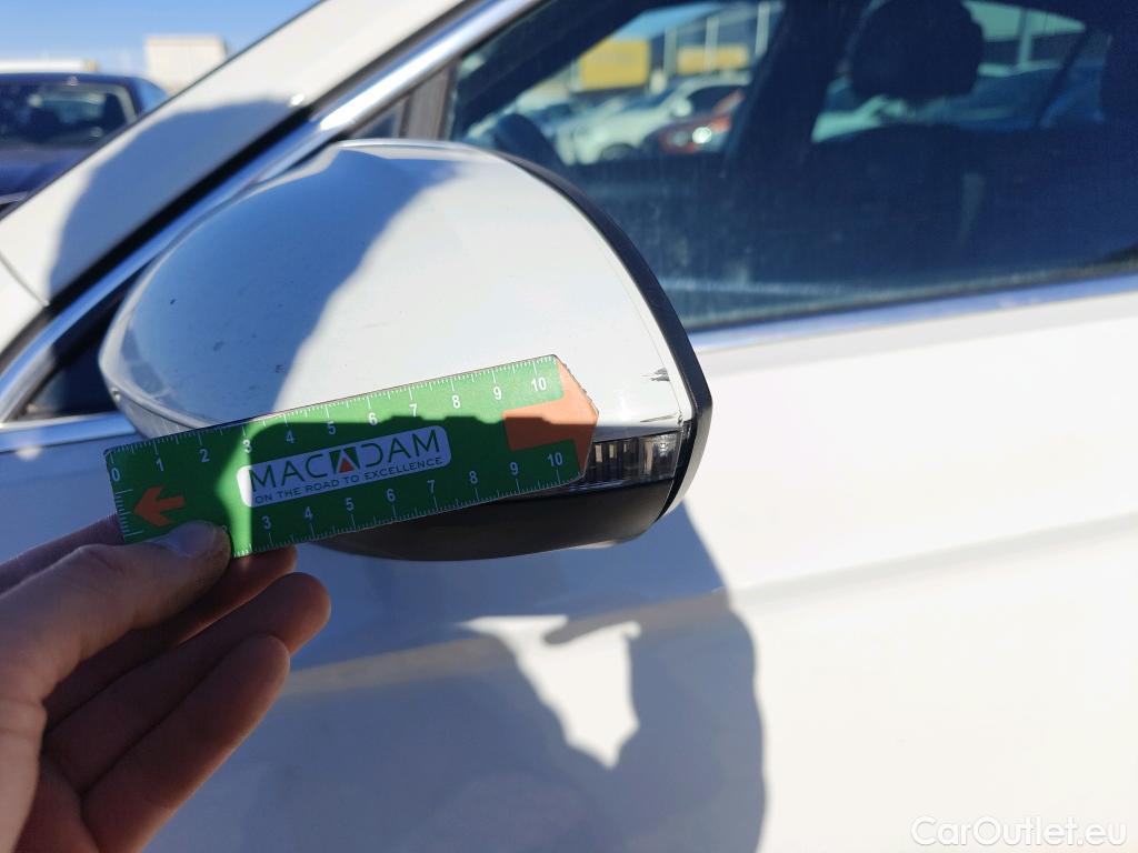  Volkswagen  Passat VOLKSWAGEN  / 2019 / 4P / sedán R-Line 2.0 TDI 110kW (150CV) DSG #37