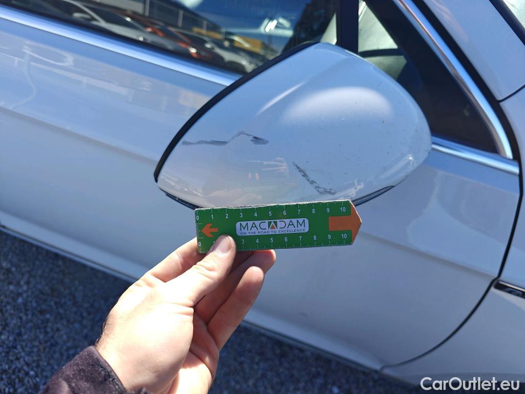  Volkswagen  Passat VOLKSWAGEN  / 2019 / 4P / sedán R-Line 2.0 TDI 110kW (150CV) DSG #41