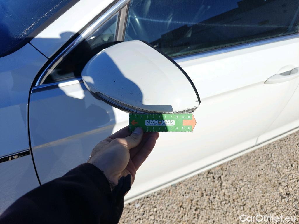  Volkswagen  Passat VOLKSWAGEN  / 2019 / 4P / sedán R-Line 2.0 TDI 110kW (150CV) DSG #36