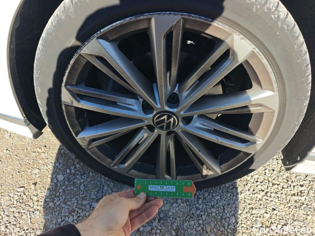  Volkswagen  Passat VOLKSWAGEN  / 2019 / 4P / sedán R-Line 2.0 TDI 110kW (150CV) DSG #20