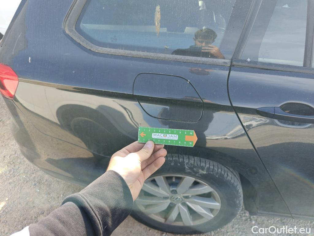  Volkswagen  Passat VOLKSWAGEN  / 2019 / 5P / familiar Variant Business 2.0 TDI 110kW #54