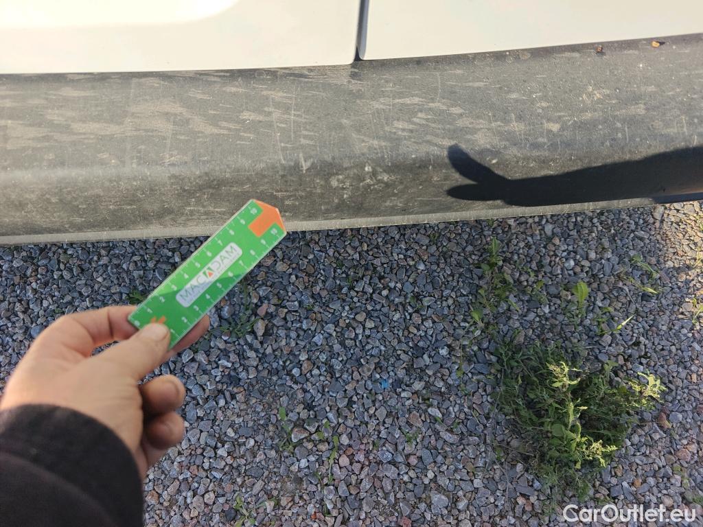  Citroen  Berlingo CITROEN  / 2018 / 4P / combi Talla M BlueHDi 100 S&S LIVE (AC) #22