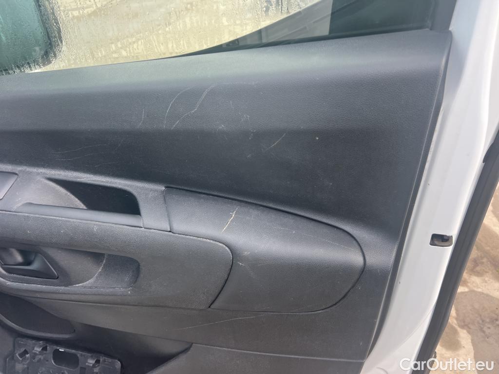  Citroen  Berlingo CITROEN  / 2018 / 4P / combi Talla M BlueHDi 100 S&S LIVE (AC) #58