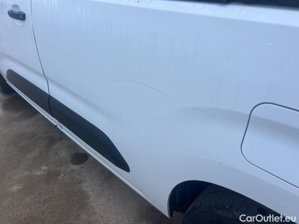  Citroen  Berlingo CITROEN  / 2018 / 4P / combi Talla M BlueHDi 100 S&S LIVE (AC) #12