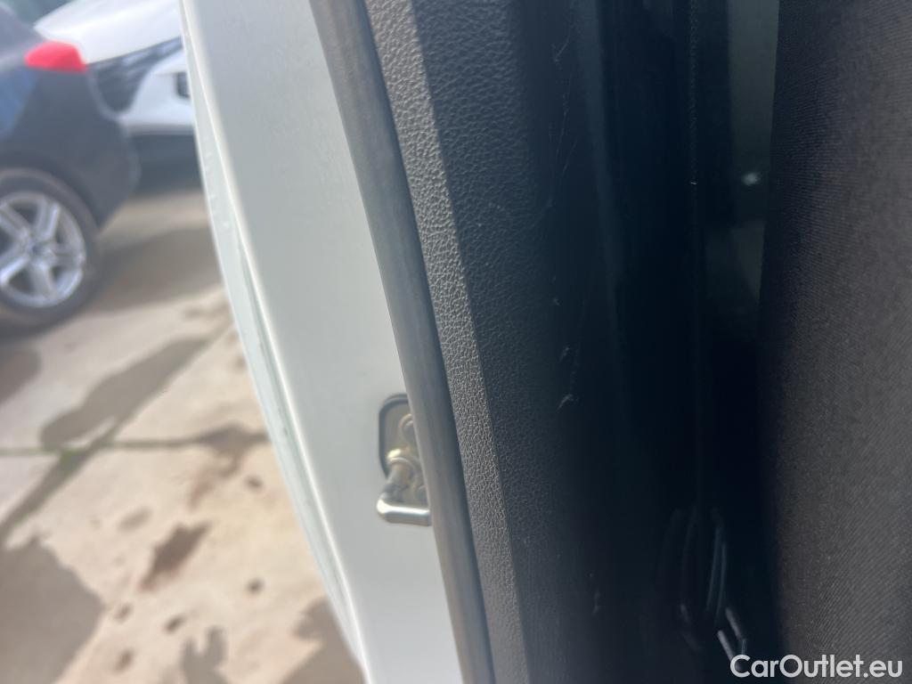  Citroen  Berlingo CITROEN  / 2018 / 4P / combi Talla M BlueHDi 100 S&S LIVE (AC) #56